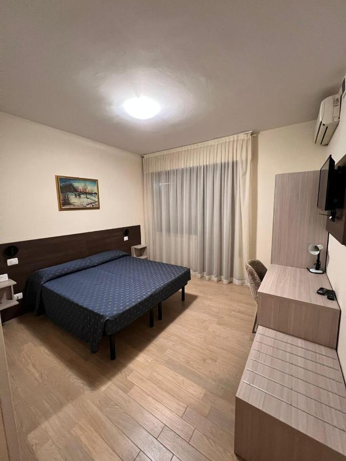 Hotel Colonna Альбіньязего Екстер'єр фото